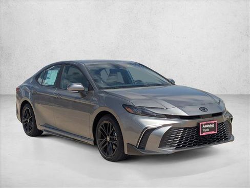 New 2026 Toyota Camry SE image 7