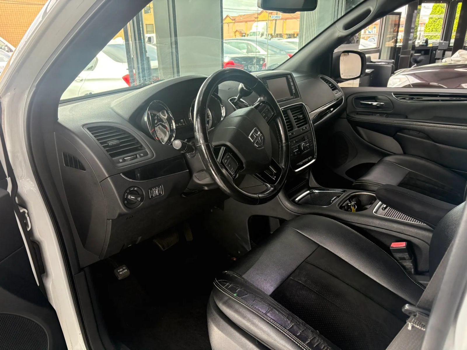 Used 2019 Dodge Grand Caravan GT FWD image 6