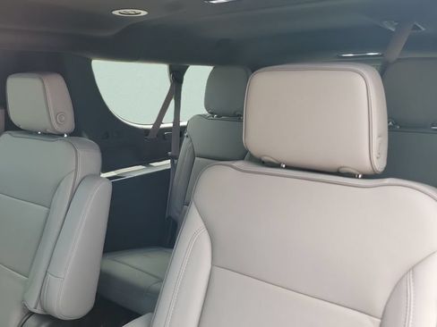 Used 2024 GMC Yukon XL SLT w/ SLT Luxury Package AWD/4WD image 10