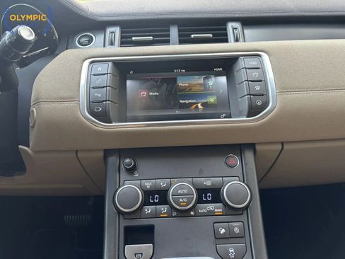 Used 2019 Land Rover Range Rover Evoque SE image 27