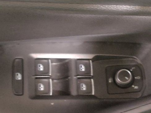 Used 2024 Volkswagen Jetta SE FWD image 27