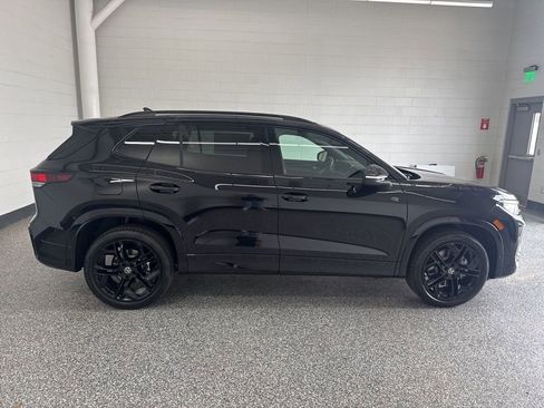New 2026 Volkswagen Tiguan SE R-Line AWD/4WD image 6