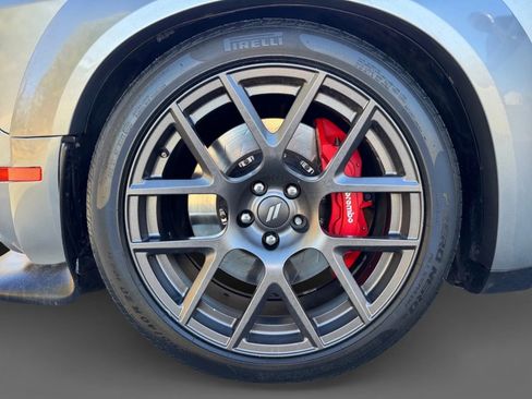 Used 2015 Dodge Challenger SRT image 21