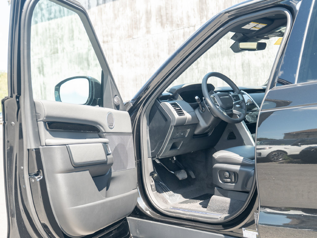 New 2026 Land Rover Discovery Dynamic SE AWD/4WD image 10