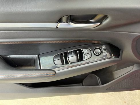 Used 2023 Nissan Altima 2.5 SR FWD image 27