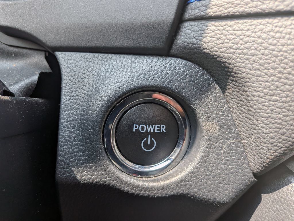 Used 2023 Toyota RAV4 XSE AWD/4WD image 18
