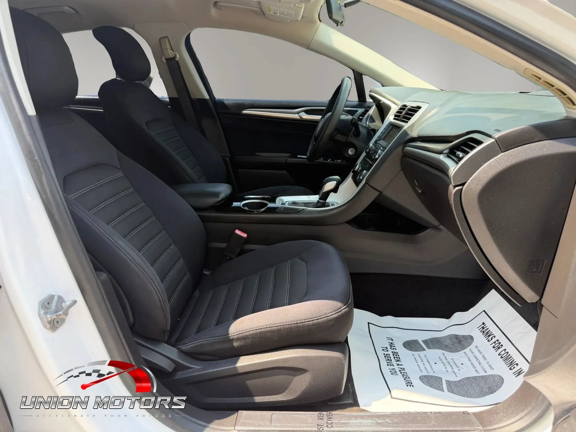 Used 2014 Ford Fusion SE FWD image 18