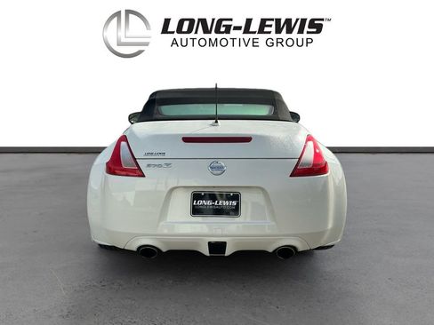 Used 2010 Nissan 370Z Touring image 5