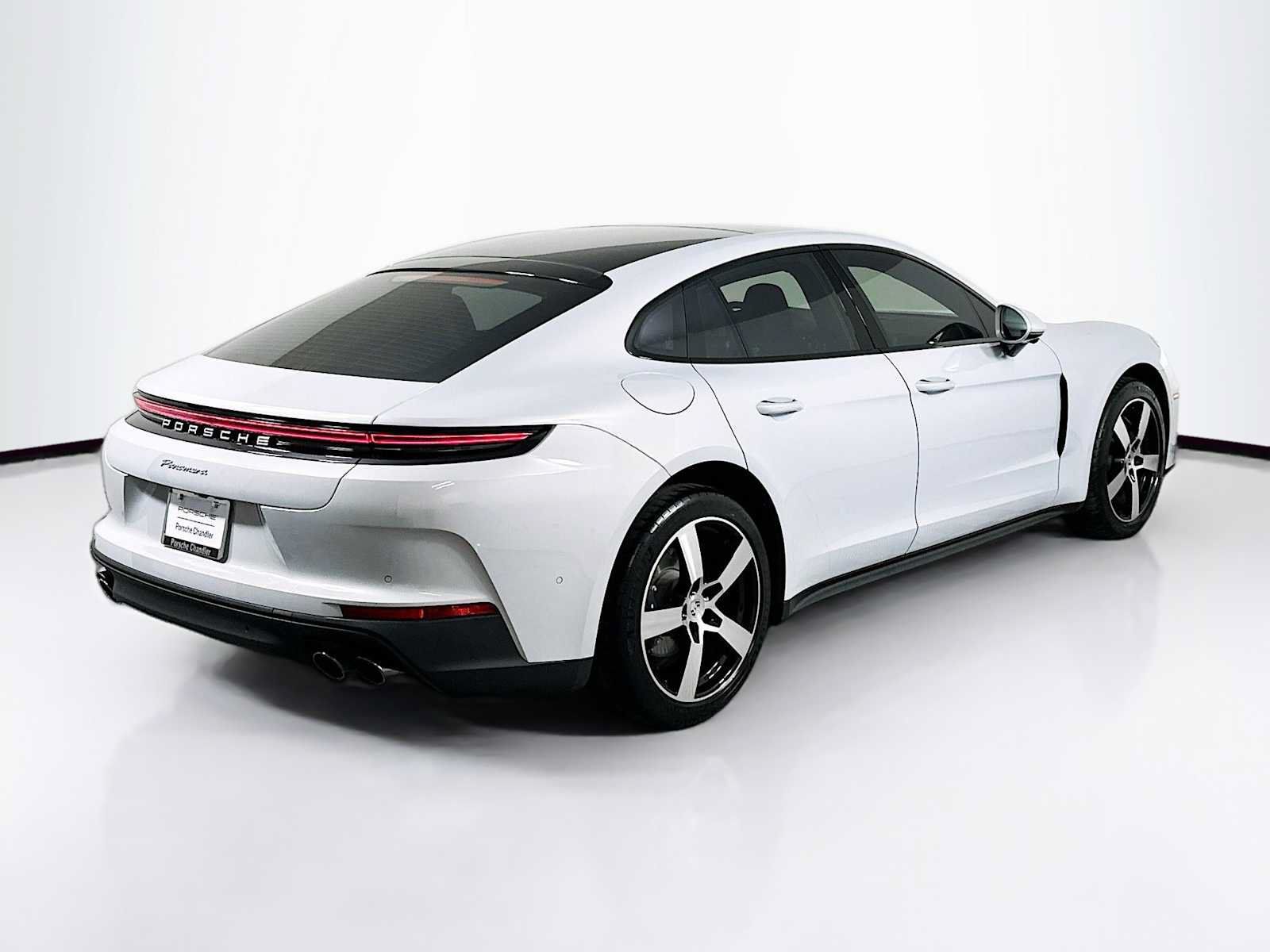 Certified 2025 Porsche Panamera RWD image 9