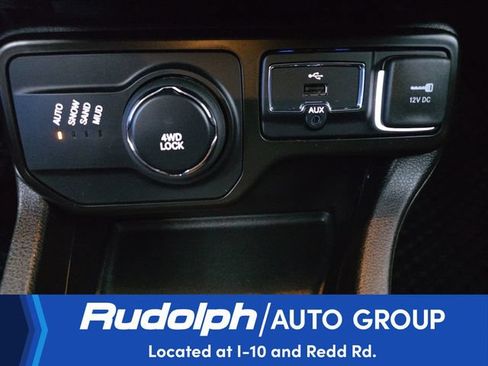Used 2023 Jeep Renegade Latitude AWD/4WD image 23