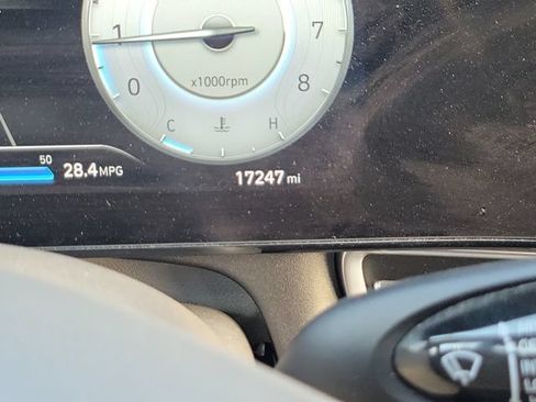 Used 2024 Hyundai Elantra SEL w/ Convenience Package FWD image 18