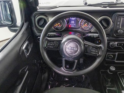 Used 2018 Jeep Wrangler Unlimited Sport image 32