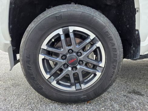 Used 2024 Toyota Tacoma TRD Sport w/ TRD Sport Upgrade Package RWD image 28