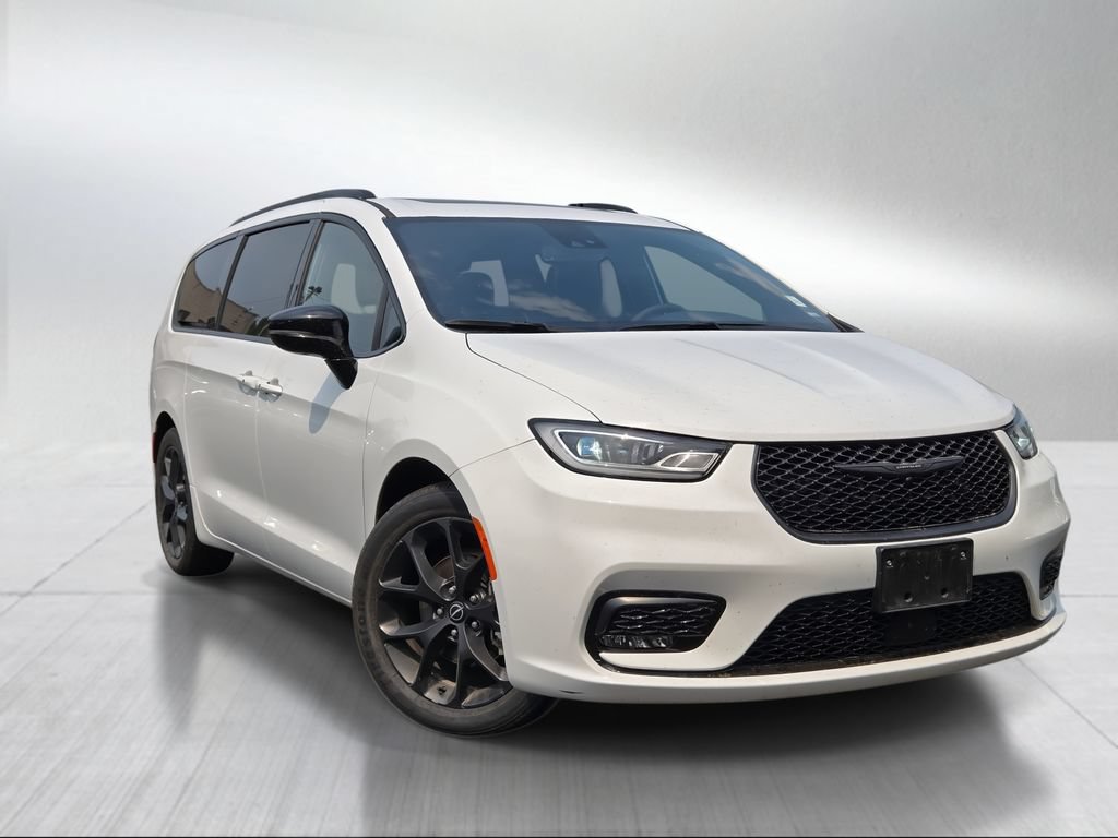 Used 2025 Chrysler Pacifica Limited FWD image 1