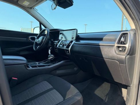 Used 2021 Kia Sorento LX FWD image 30