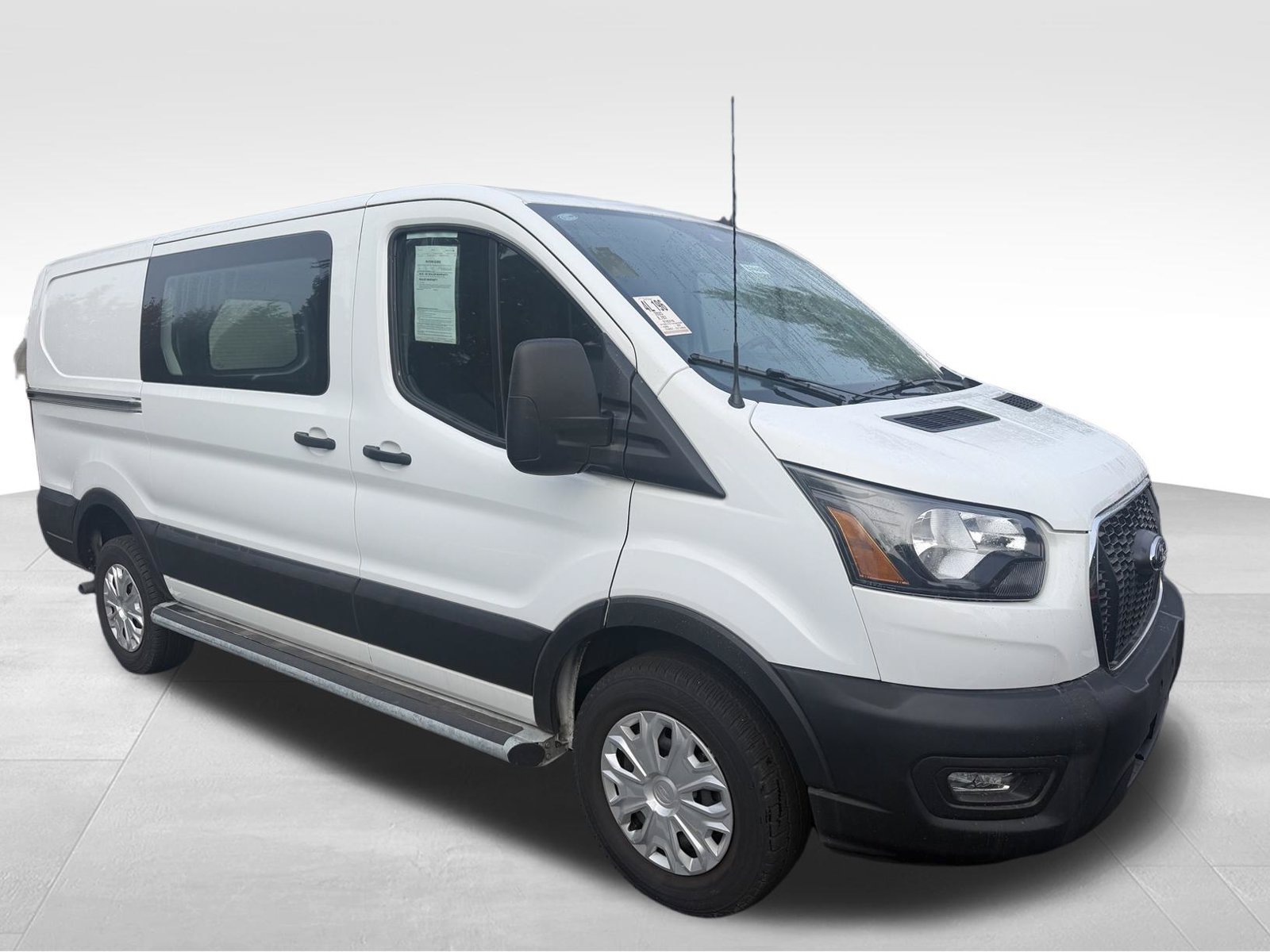 Used 2025 Ford Transit 250 Low Roof w/ Exterior Upgrade Package RWD image 2