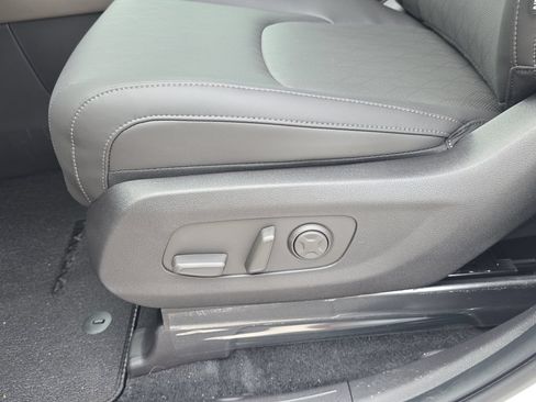 New 2026 Kia Carnival EX FWD image 21