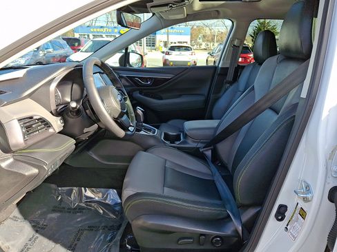 Used 2025 Subaru Outback Onyx Edition image 14