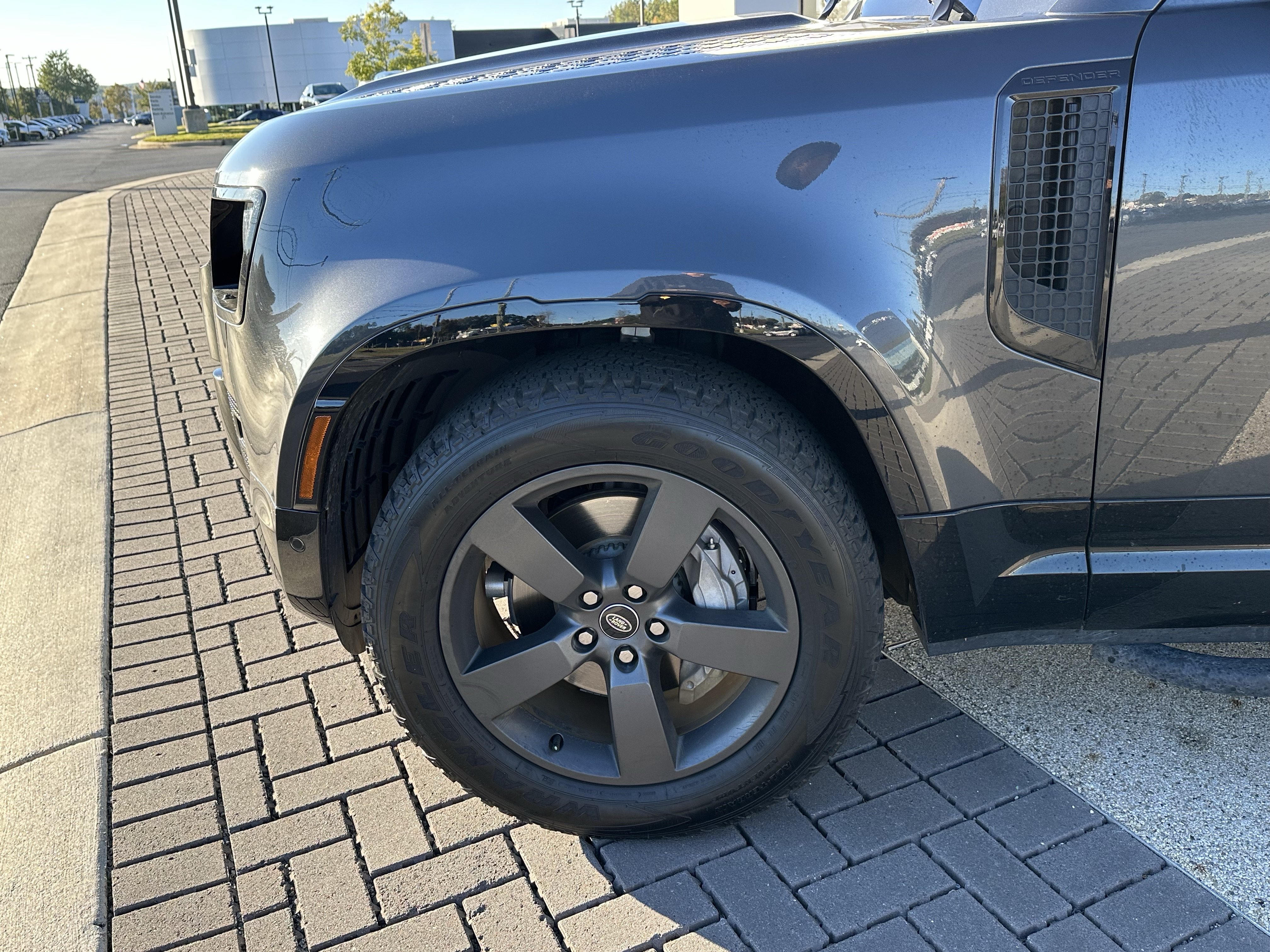 Certified 2024 Land Rover Defender 110 X-Dynamic SE AWD/4WD image 12