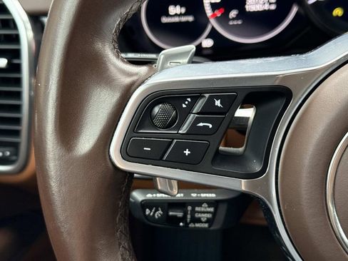 Used 2021 Porsche Cayenne S image 26