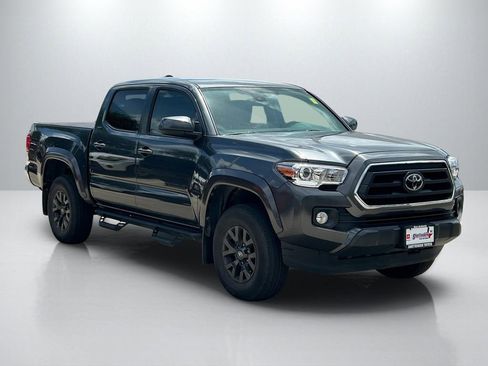 Used 2022 Toyota Tacoma SR5 RWD image 3