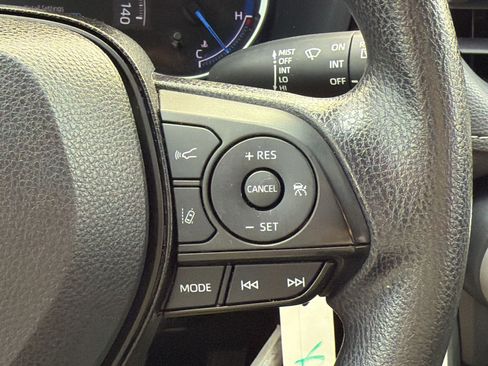 Used 2023 Toyota RAV4 LE AWD/4WD image 18