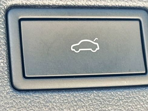 Used 2024 Volkswagen Tiguan SEL R-Line image 14