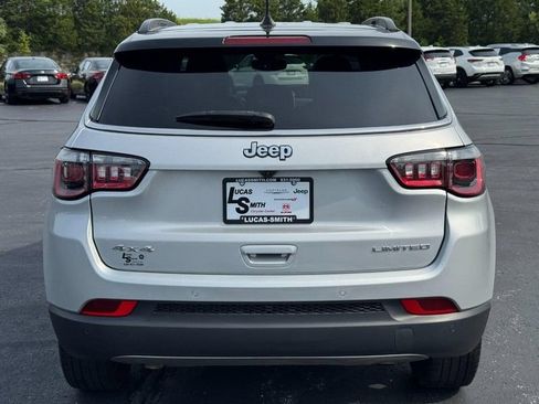 Used 2024 Jeep Compass Limited AWD/4WD image 4