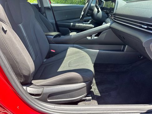 Used 2024 Hyundai Elantra SEL w/ Convenience Package FWD image 13