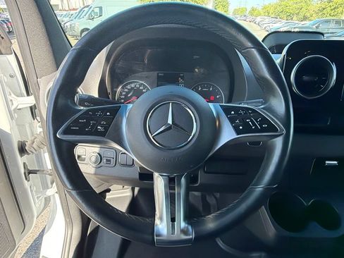Used 2025 Mercedes-Benz Sprinter 2500 image 23