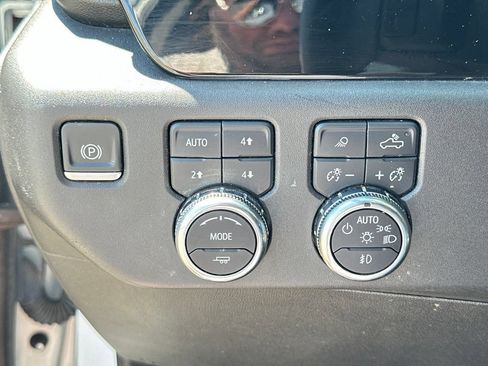 Used 2022 GMC Sierra 1500 SLT w/ SLT Premium Plus Package AWD/4WD image 19