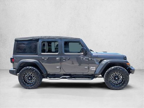 Used 2018 Jeep Wrangler Unlimited Sport AWD/4WD image 4