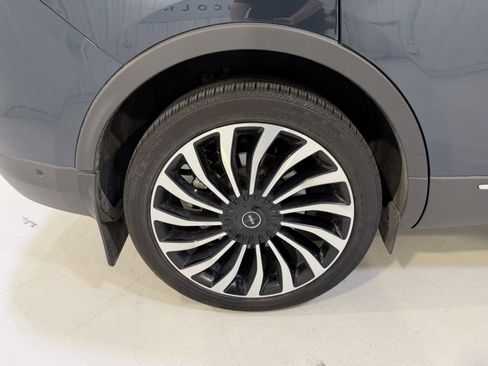 Used 2022 Lincoln Nautilus Black Label w/ Class II Trailer Tow Package AWD/4WD image 13