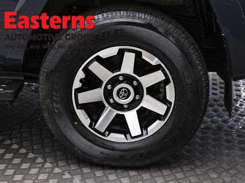 Used 2024 Toyota 4Runner TRD Off-Road Premium AWD/4WD image 8