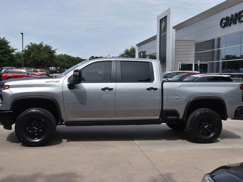 Used 2026 Chevrolet Silverado 2500 ZR2 AWD/4WD image 12