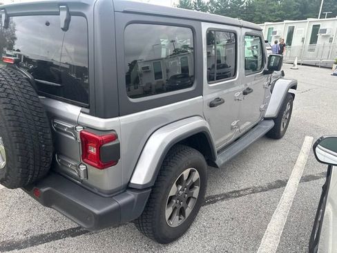 Used 2019 Jeep Wrangler Unlimited Sahara AWD/4WD image 4