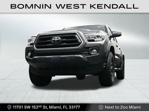 Used 2022 Toyota Tacoma SR5 w/ Technology Package image 27