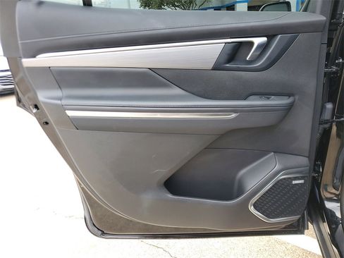 Used 2025 Buick Enclave Preferred image 15