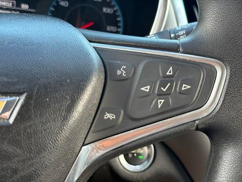 Used 2018 Chevrolet Equinox LS FWD image 23