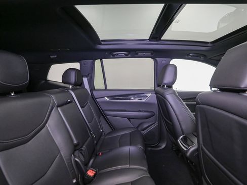 Used 2020 Cadillac XT6 Premium Luxury image 24