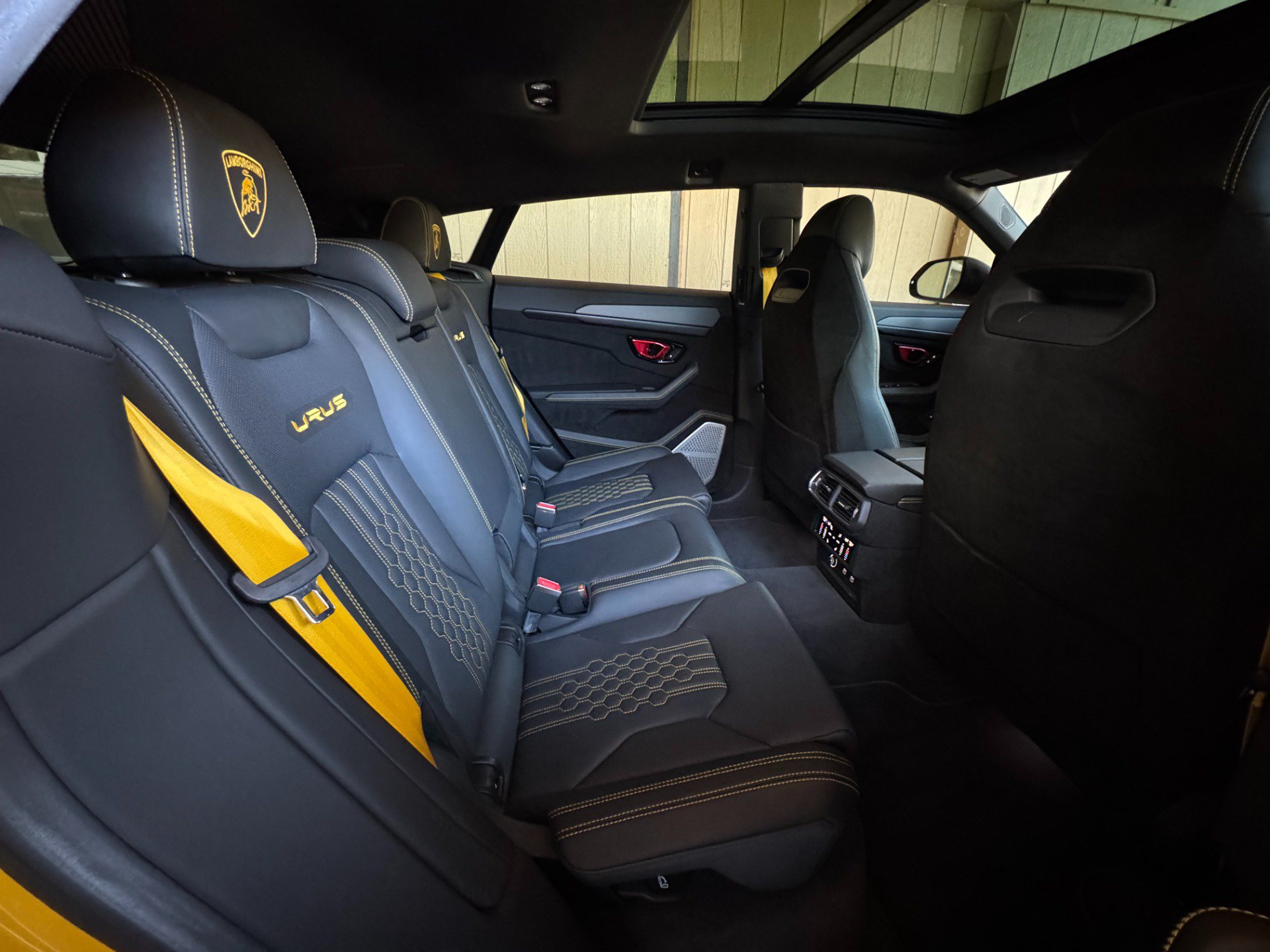 Used 2024 Lamborghini Urus Performante AWD/4WD image 39