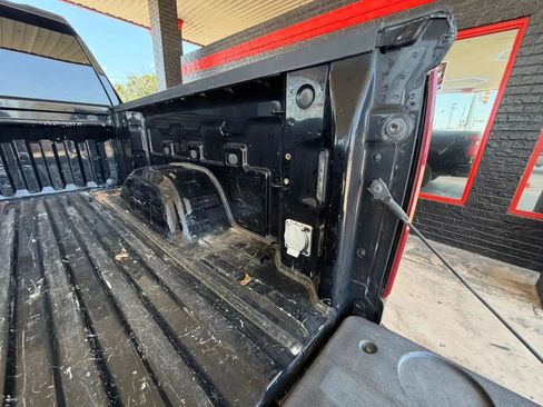 Used 2020 Chevrolet Silverado 1500 RST w/ Texas Edition AWD/4WD image 16