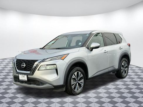 Used 2022 Nissan Rogue SV image 3