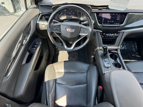 Certified 2023 Cadillac XT6 Premium Luxury FWD image 14