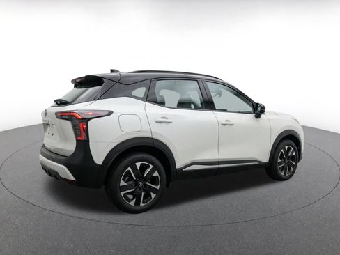 Used 2026 Nissan Kicks SV w/ Cold Weather Package AWD/4WD image 9