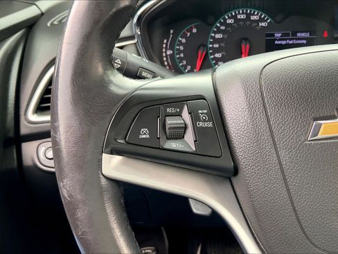 Used 2019 Chevrolet Trax LT w/ LT Convenience Package AWD/4WD image 24