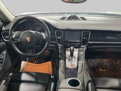 Used 2016 Porsche Panamera 4 image 14