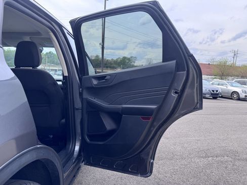 Used 2022 Ford Escape SE w/ SE Sport Appearance Package image 14