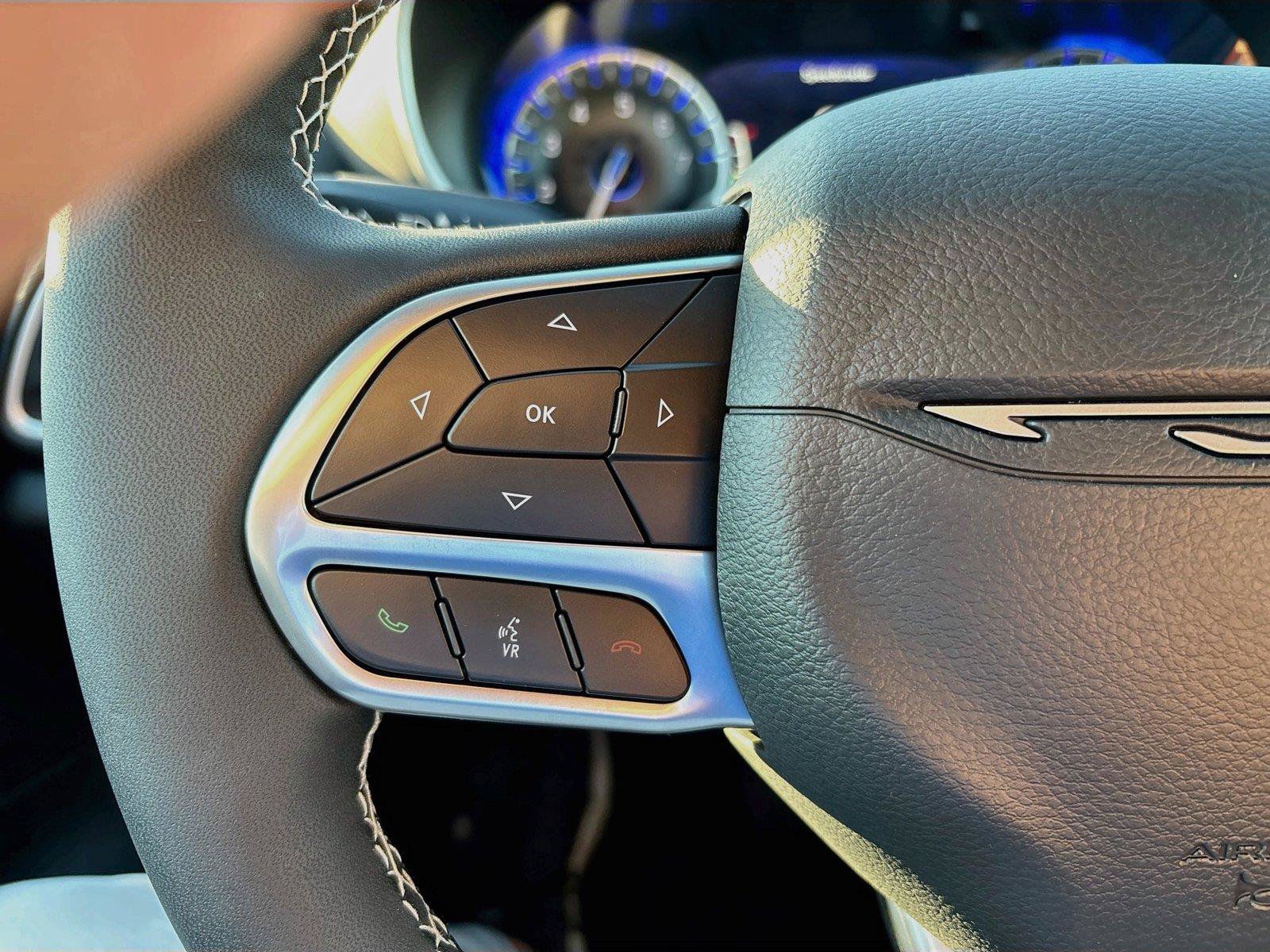 New 2027 Chrysler Pacifica Select AWD/4WD image 33