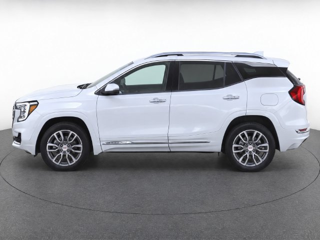 Used 2024 GMC Terrain Denali w/ Denali Premium Package AWD/4WD image 6